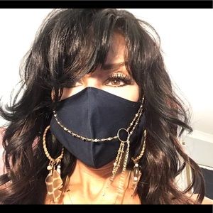 Meet your Posher, Dee